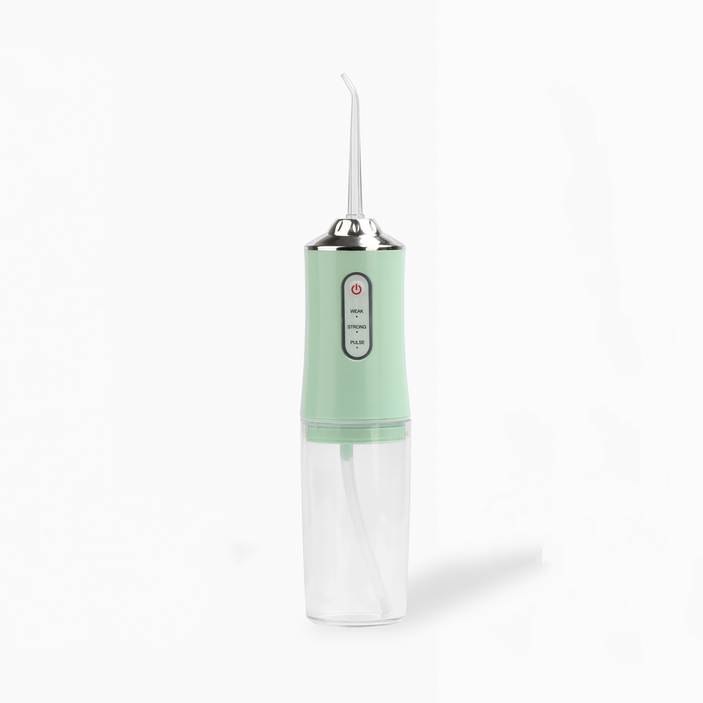 Irrigador oral portátil